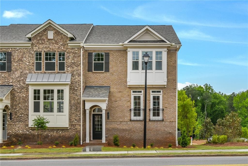 4 bedroom, 4 bathroom, 2,414 sq ft townhouse sold at 2010 Jack Drive 9, Roswell, GA 30076