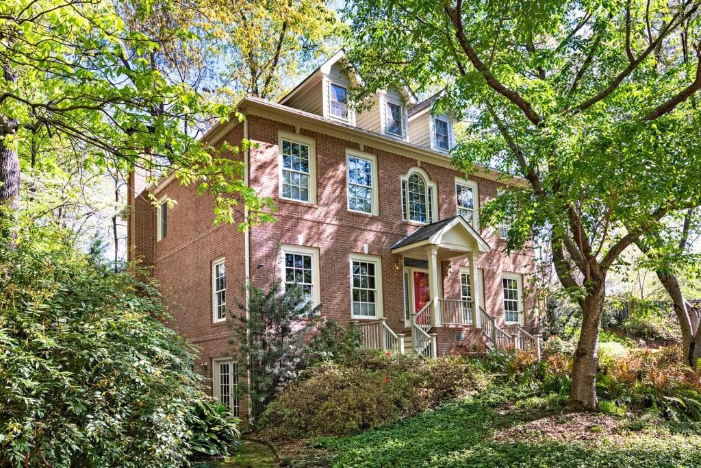 4 bedroom, 3 bathroom, 5,100 sq ft single family residence sold at 2200 Dunwoody Club Drive, Atlanta, GA 30350
