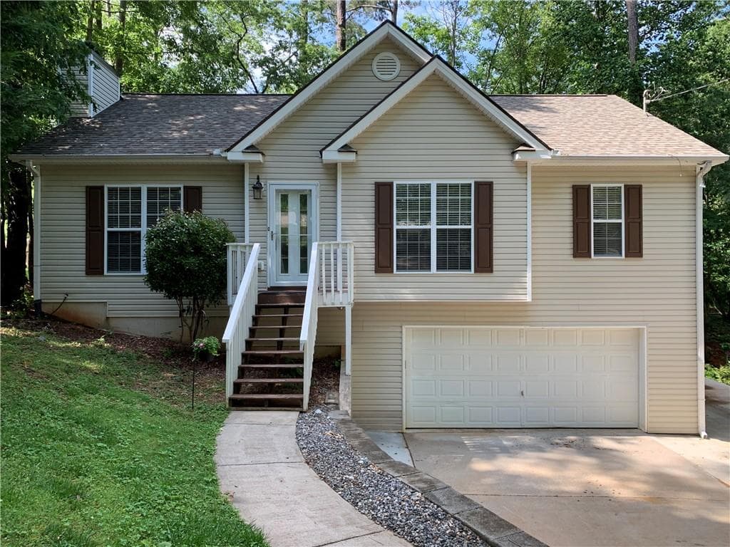4 bedroom, 2 bathroom, 1,378 sq ft single family residence sold at 1296 Allendale Drive, Cumming, GA 30041