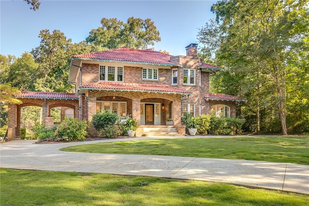 6 bedroom, 6 bathroom, 5,012 sq ft single family residence sold at 923 Springdale Road, Atlanta, GA 30306