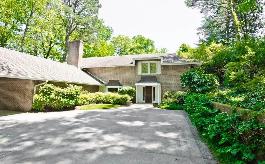 4 bedroom, 6 bathroom single family residence sold at 4425 Harris Trail, Atlanta, GA 30327
