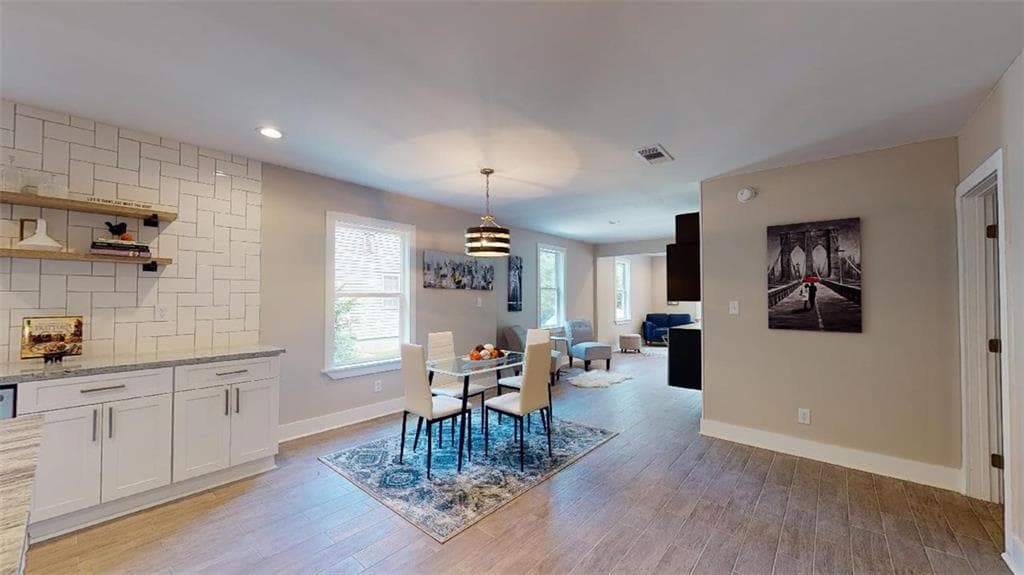 4 bedroom, 3 bathroom, 1,800 sq ft single family residence sold at 1389 Almont Drive, Atlanta, GA 30310