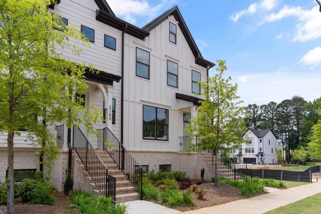 3 bedroom, 4 bathroom, 2,287 sq ft townhouse sold at 3184 Kincaid Drive, Decatur, GA 30033