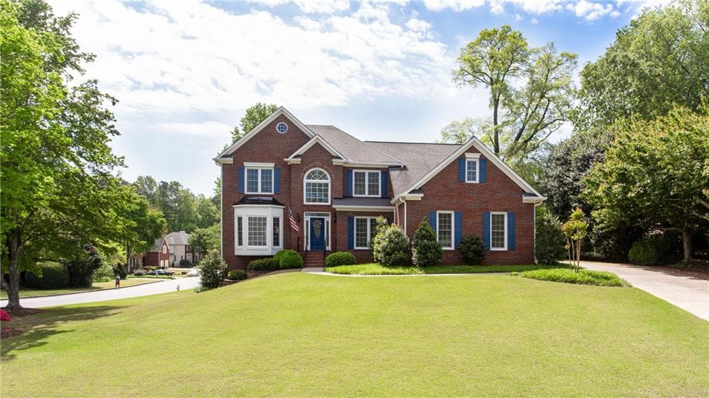 4 bedroom, 3 bathroom, 3,106 sq ft single family residence sold at 600 Callan Close, Roswell, GA 30075