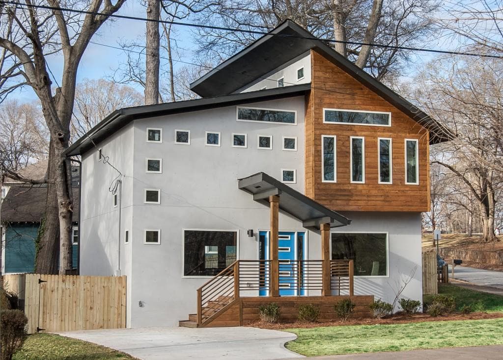 4 bedroom, 3 bathroom, 2,300 sq ft single family residence sold at 1520 Woodbine Avenue, Atlanta, GA 30317