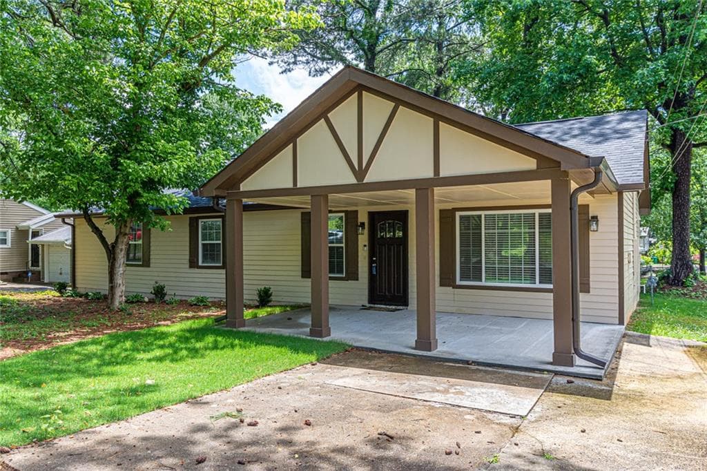 3 bedroom, 2 bathroom, 1,800 sq ft single family residence sold at 1181 Greenleaf Road, Atlanta, GA 30316