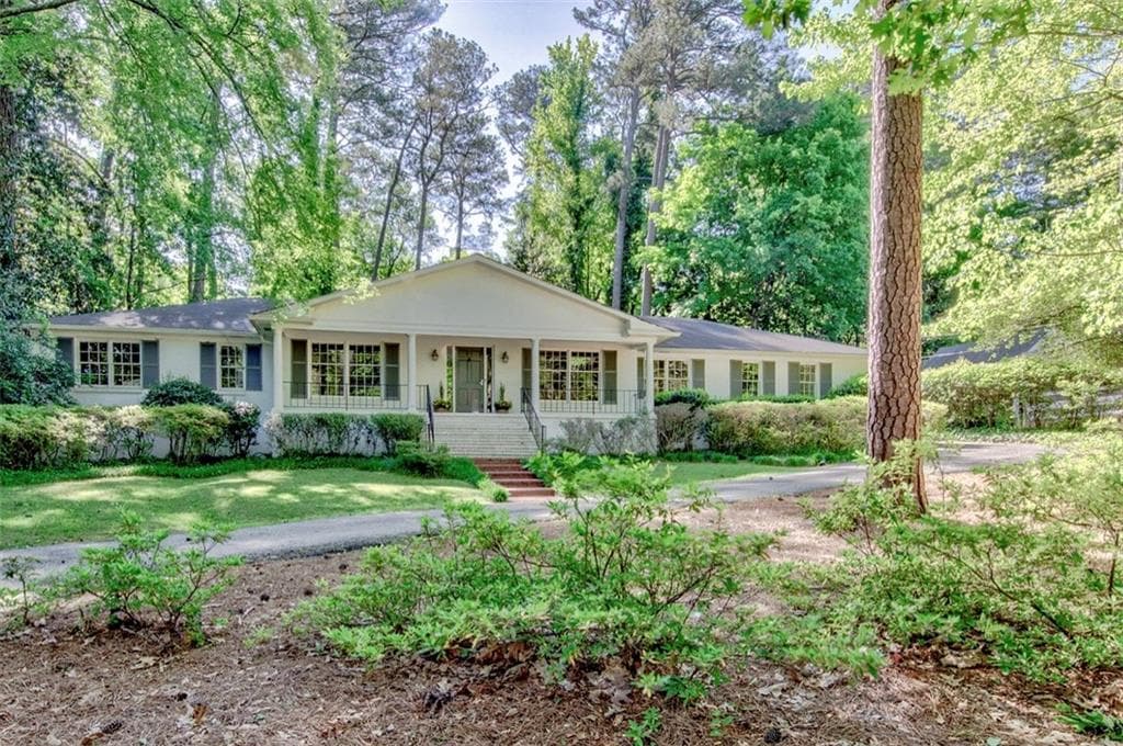 5 bedroom, 5 bathroom, 4,006 sq ft single family residence sold at 3341 Grant Valley Road, Atlanta, GA 30305