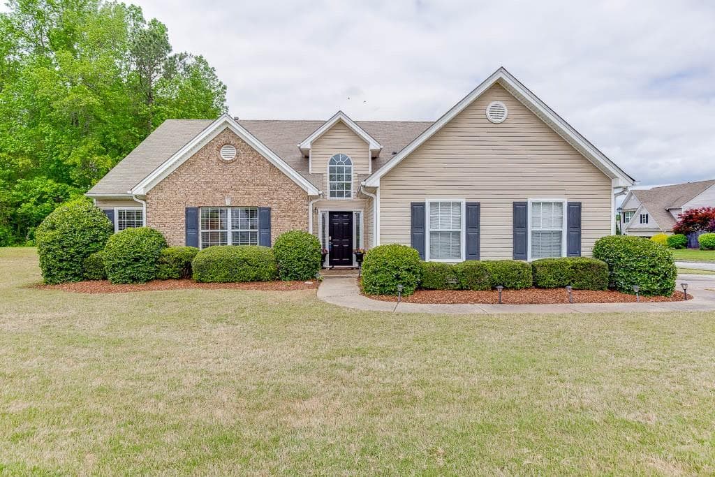 3 bedroom, 2 bathroom, 1,866 sq ft single family residence sold at 1558 Cordillo Court, Dacula, GA 30019