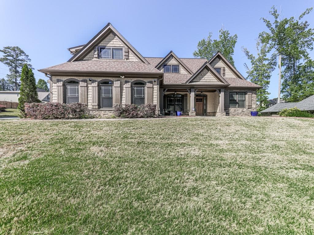 4 bedroom, 3 bathroom, 2,675 sq ft single family residence sold at 200 Sable Ridge Way, Acworth, GA 30102