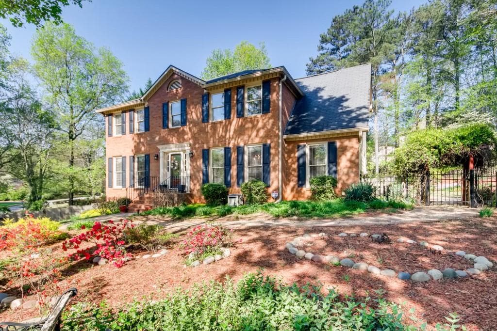 2725 Nesbit Trail, Alpharetta, GA 30022 — most recent listing photo