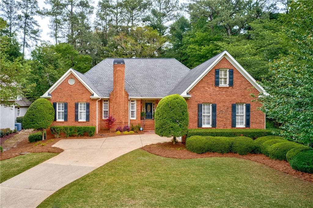 825 Stonehaven Lane, Alpharetta, GA 30005 — most recent listing photo