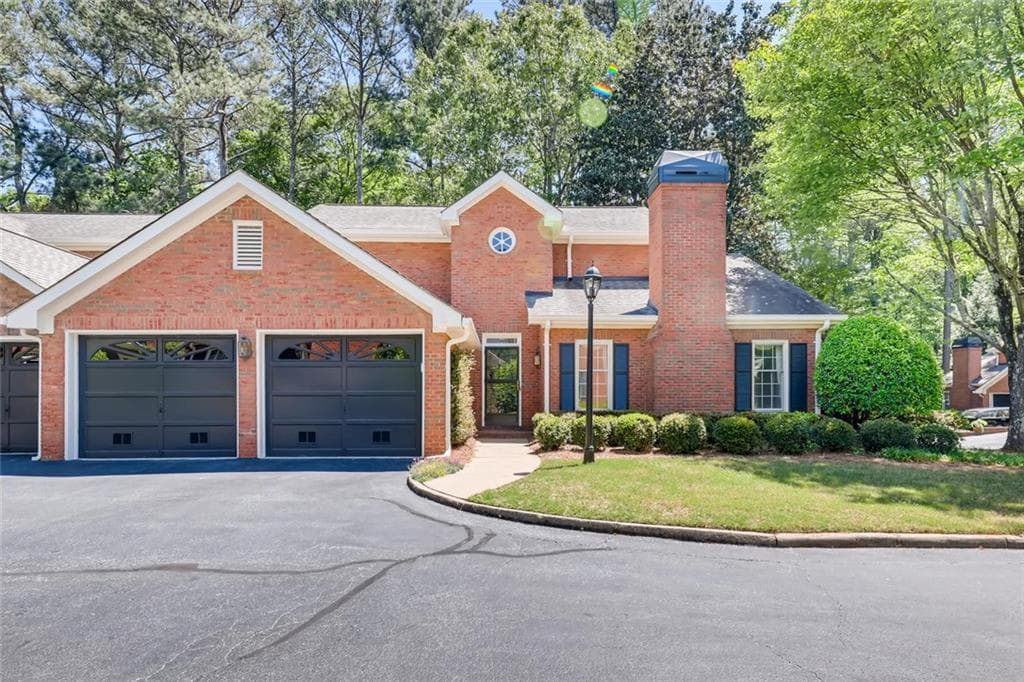 3 bedroom, 3 bathroom, 2,373 sq ft townhouse sold at 31 Pointe Terrace, Atlanta, GA 30339