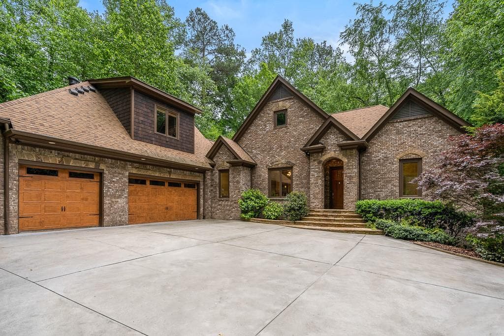 6196 Ferry Drive, Sandy Springs, GA 30328 — most recent listing photo