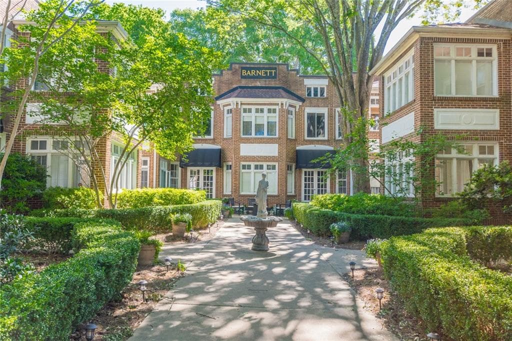 2 bedroom, 2 bathroom, 1,154 sq ft condominium sold at 737 Barnett Street D2, Atlanta, GA 30306