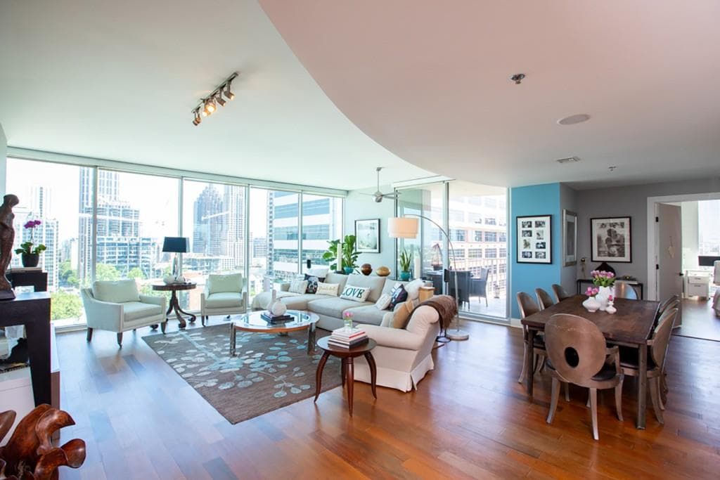 3 bedroom, 3 bathroom, 2,835 sq ft condominium sold at 20 10th Street 1703, Atlanta, GA 30309