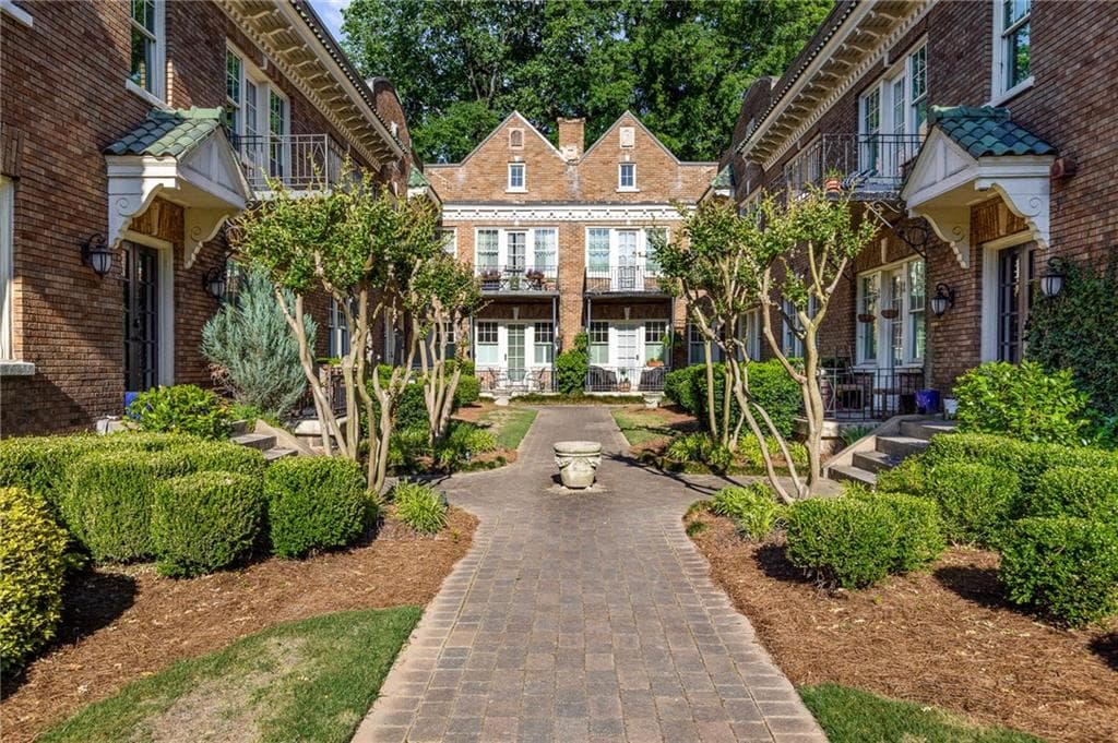 907 Piedmont Avenue 12, Atlanta, GA 30309 — most recent listing photo