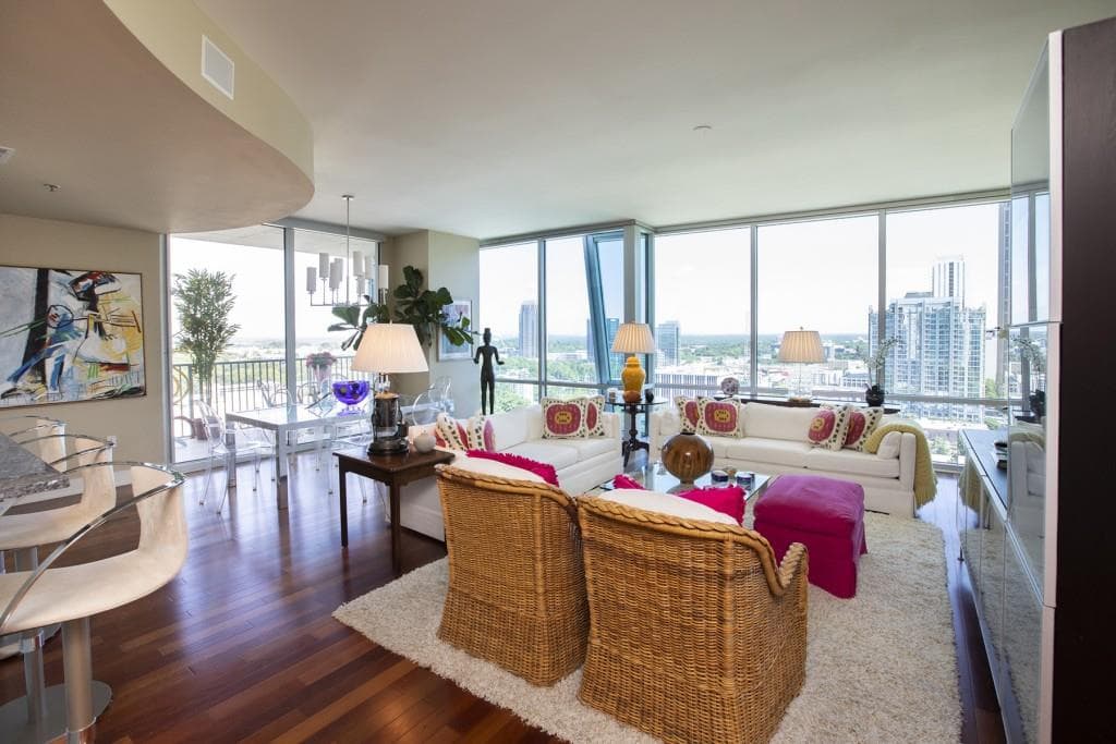 2 bedroom, 2 bathroom, 1,825 sq ft condominium sold at 20 10th Street 1904, Atlanta, GA 30309