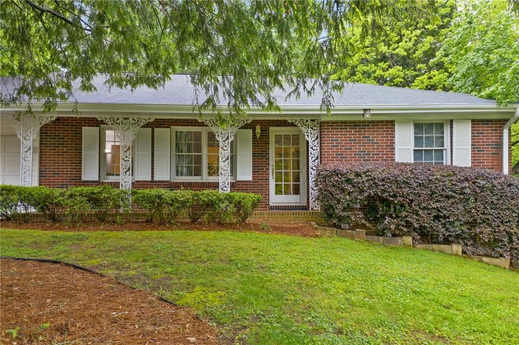 1050 Delmont Terrace, Roswell, GA 30075 — most recent listing photo