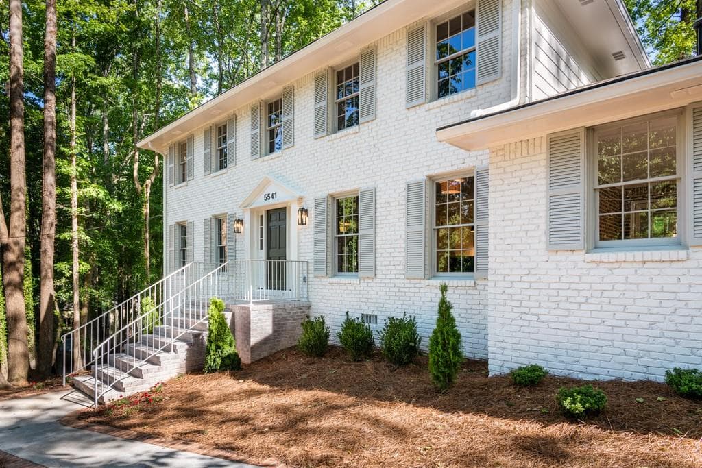 5541 Bunky Way, Dunwoody, GA 30338 — most recent listing photo