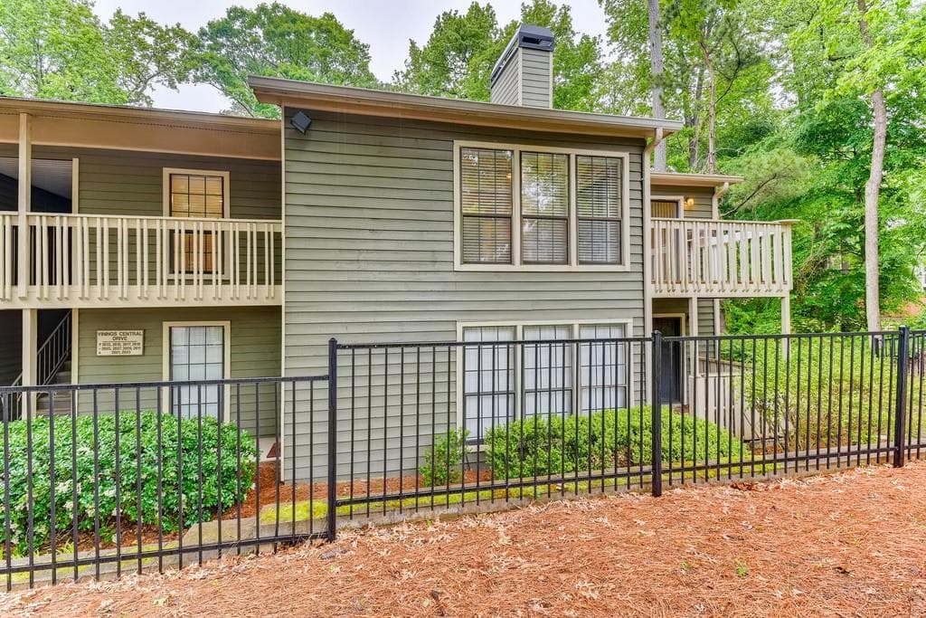 2 bedroom, 2 bathroom, 1,270 sq ft condominium sold at 2619 Vinings Central Drive, Atlanta, GA 30339