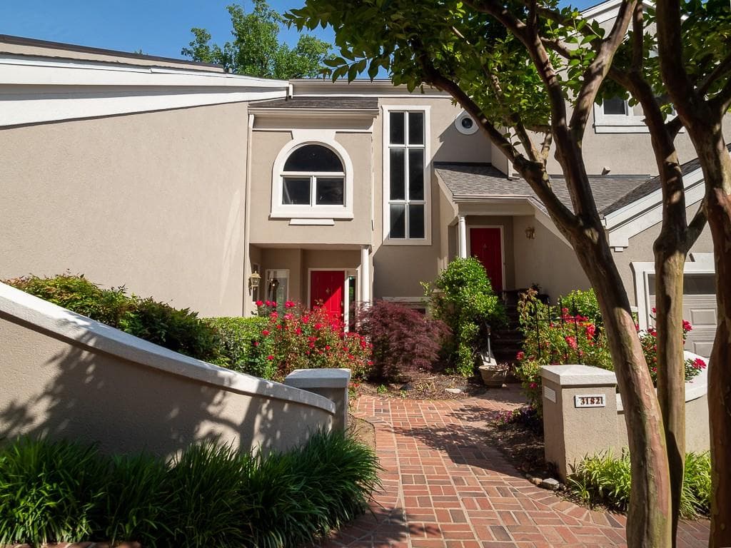 3 bedroom, 4 bathroom, 3,172 sq ft condominium sold at 3184 Paces Mill Road, Atlanta, GA 30339