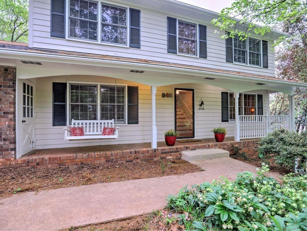 965 Hunterhill Drive, Roswell, GA 30075 — most recent listing photo