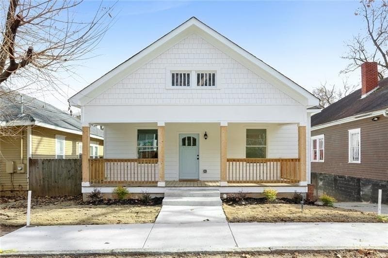 4 bedroom, 3 bathroom, 2,200 sq ft single family residence sold at 884 Oakhill Avenue, Atlanta, GA 30310