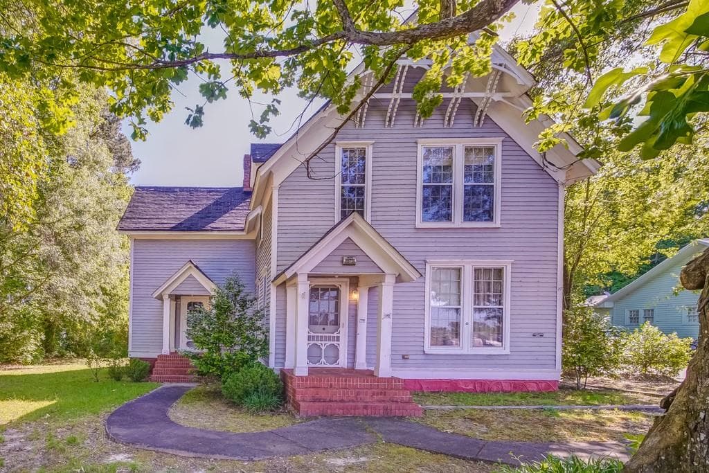 3 bedroom, 2 bathroom, 2,688 sq ft single family residence sold at 8672 Campbellton Street, Douglasville, GA 30134