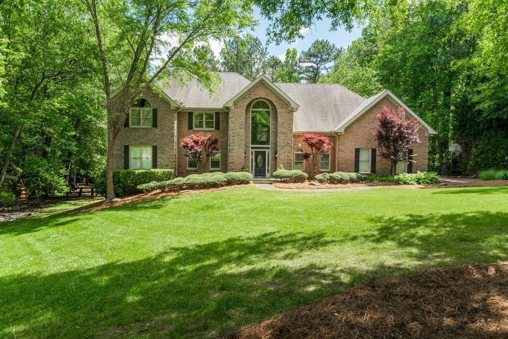 4 bedroom, 5 bathroom, 6,024 sq ft single family residence sold at 303 Crabapple Springs Way, Woodstock, GA 30188