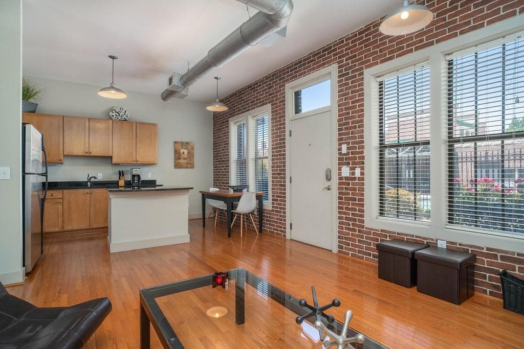 1 bedroom, 1 bathroom, 724 sq ft condominium sold at 791 Wylie Street 605, Atlanta, GA 30316
