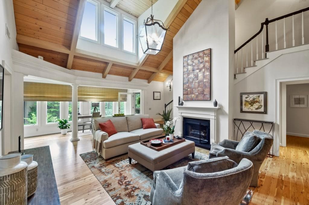 3 bedroom, 3 bathroom, 2,321 sq ft condominium sold at 456 Ansley Walk Terrace, Atlanta, GA 30309