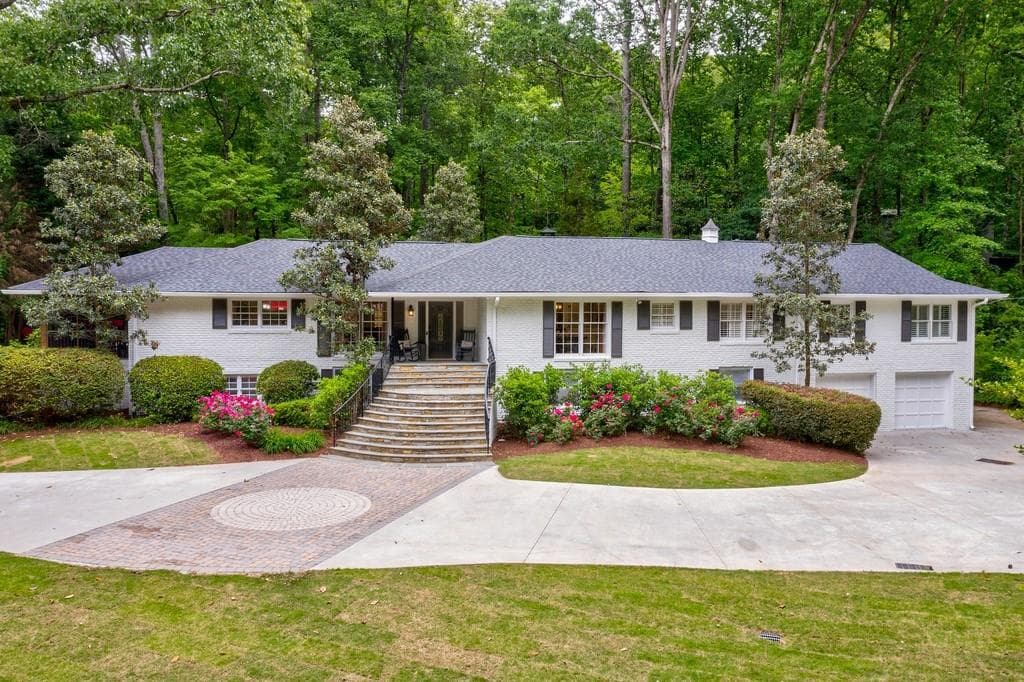 5 bedroom, 5 bathroom single family residence sold at 4467 Mount Paran Parkway, Atlanta, GA 30327