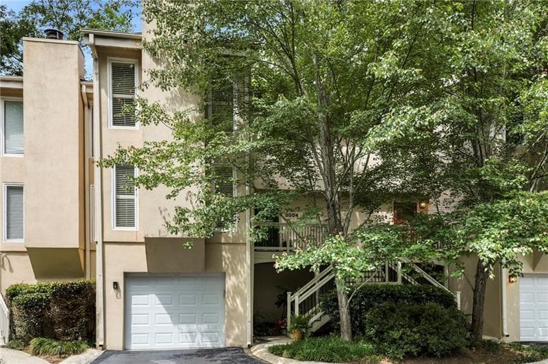 3 bedroom, 3 bathroom, 2,400 sq ft townhouse sold at 3004 Vinings Ferry Drive, Atlanta, GA 30339
