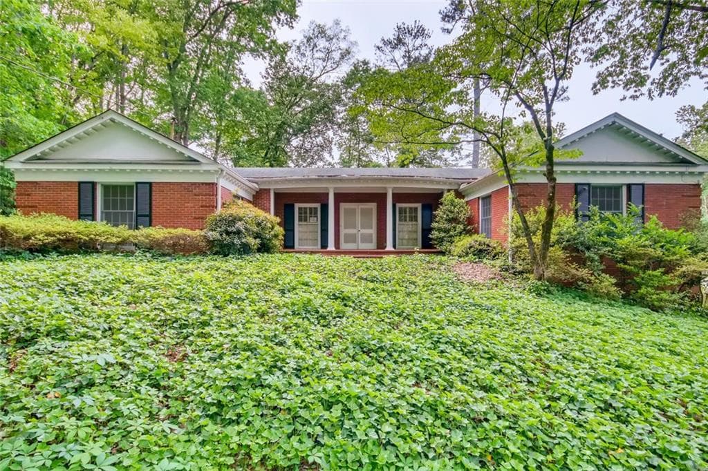 6900 Brandon Mill Road, Sandy Springs, GA 30328 — most recent listing photo