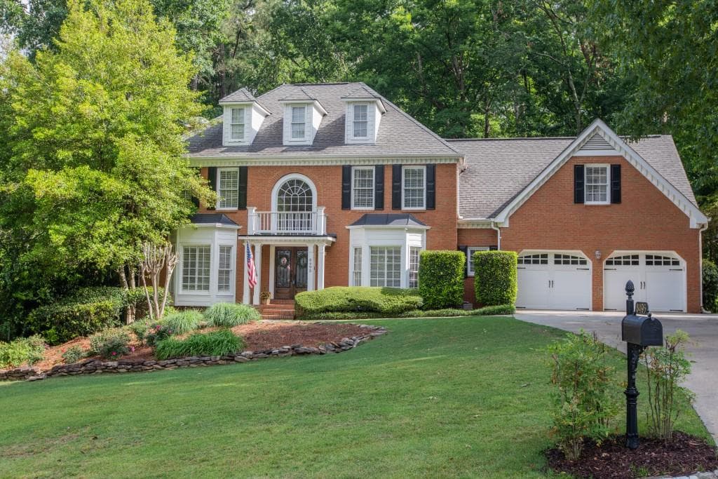 5 bedroom, 5 bathroom, 3,900 sq ft single family residence sold at 8495 Haven Wood Trail, Roswell, GA 30076