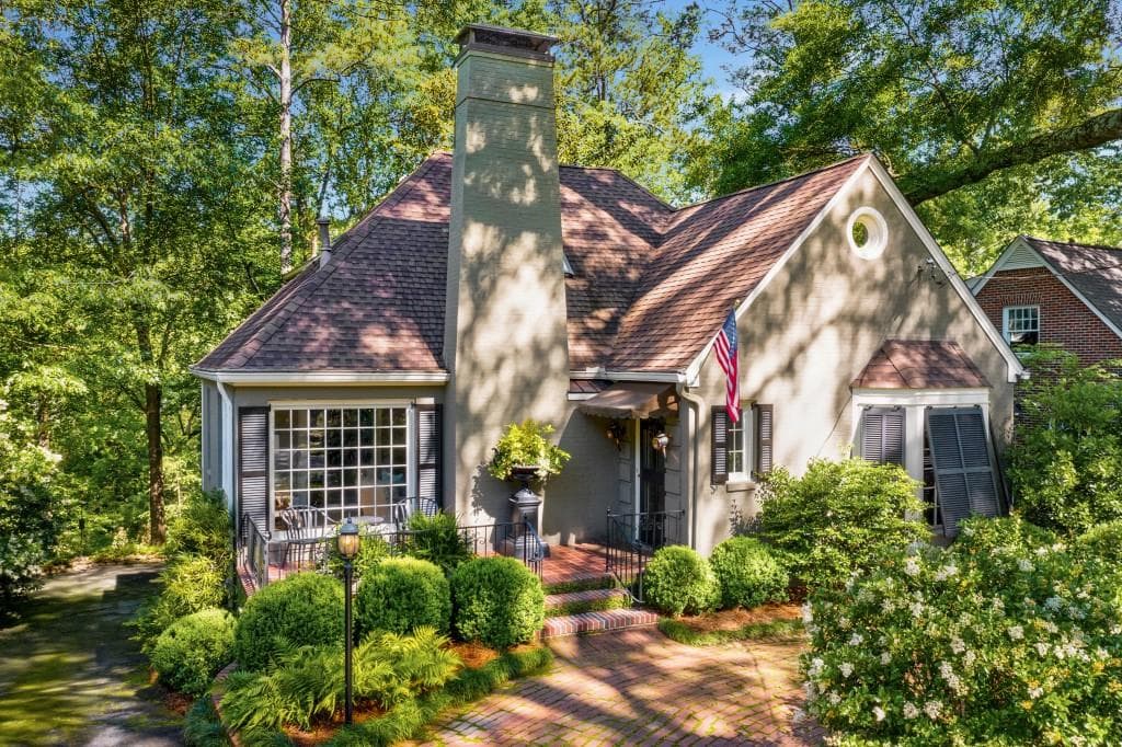 4 bedroom, 4 bathroom, 3,497 sq ft single family residence sold at 2538 Brookdale Drive, Atlanta, GA 30305
