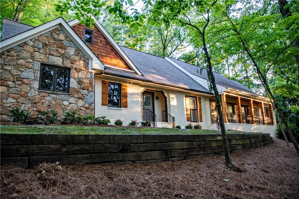 4 bedroom, 4 bathroom, 3,877 sq ft single family residence sold at 2623 Silver Lace Court, Atlanta, GA 30345