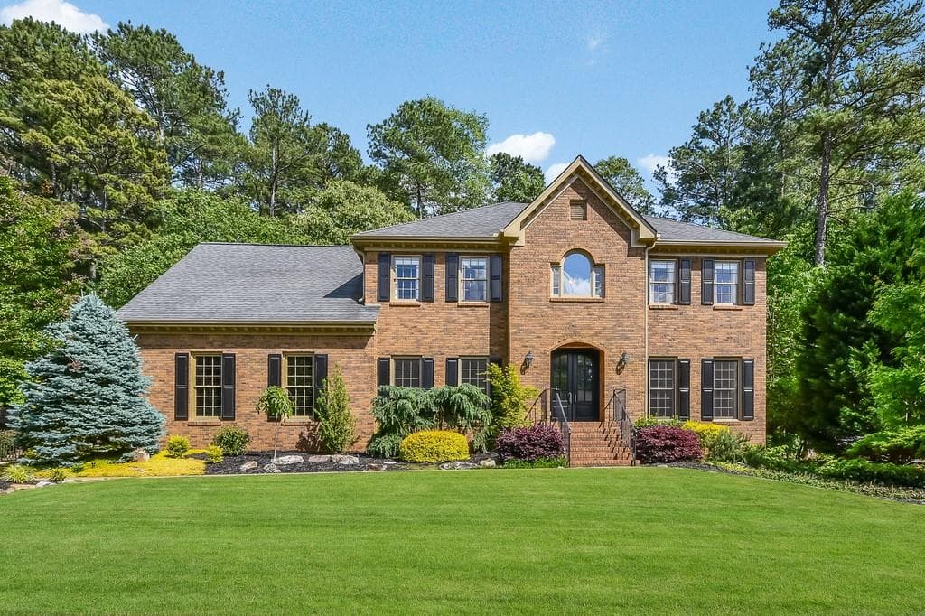 5 bedroom, 5 bathroom, 4,311 sq ft single family residence sold at 10455 Centennial Drive, Alpharetta, GA 30022