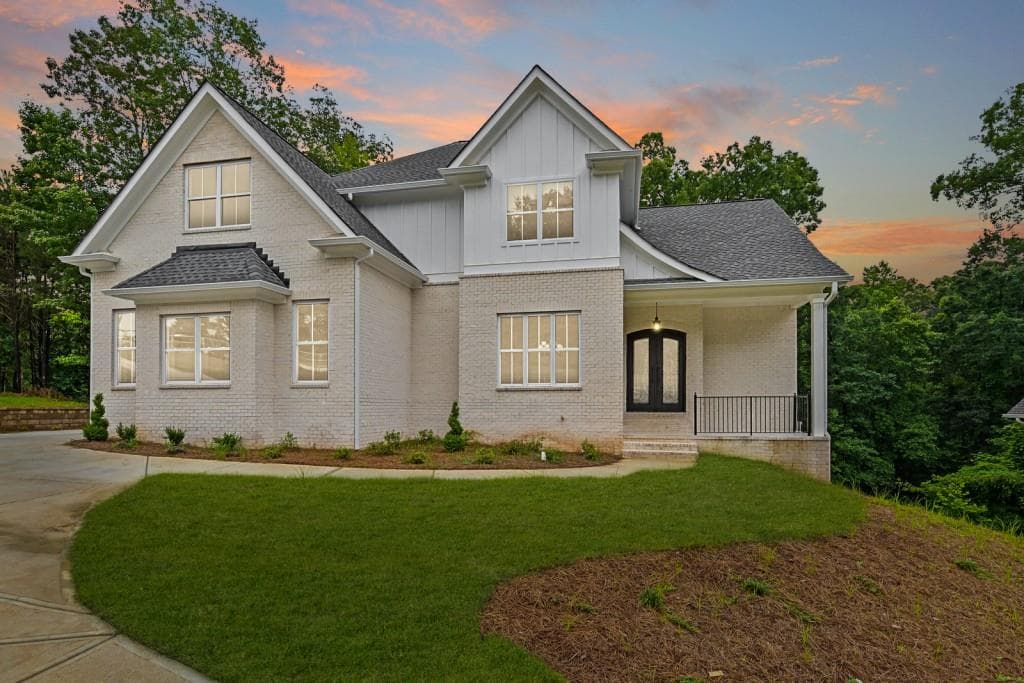 5 bedroom, 5 bathroom single family residence sold at 8615 Eves Road, Roswell, GA 30076