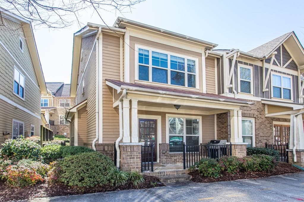2 bedroom, 3 bathroom, 1,582 sq ft townhouse sold at 366 16th Street, Atlanta, GA 30363