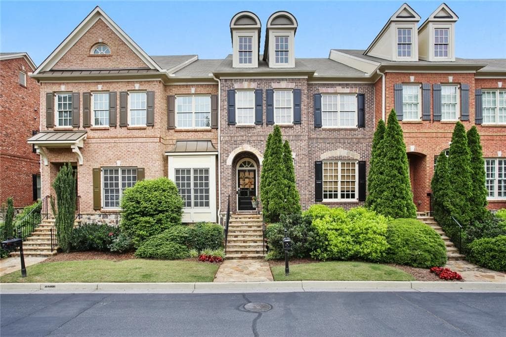 4 bedroom, 4 bathroom, 2,862 sq ft townhouse sold at 594 Parkside Village Way, Marietta, GA 30060