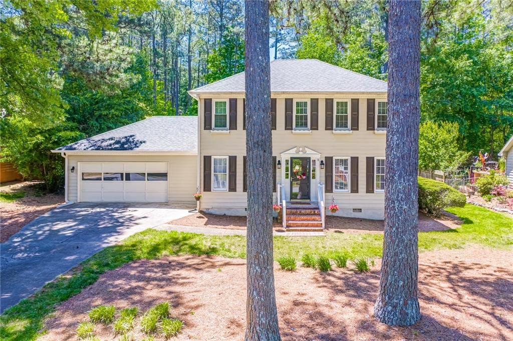 4 bedroom, 3 bathroom, 2,390 sq ft single family residence sold at 2725 Shadow Pine Drive, Roswell, GA 30076