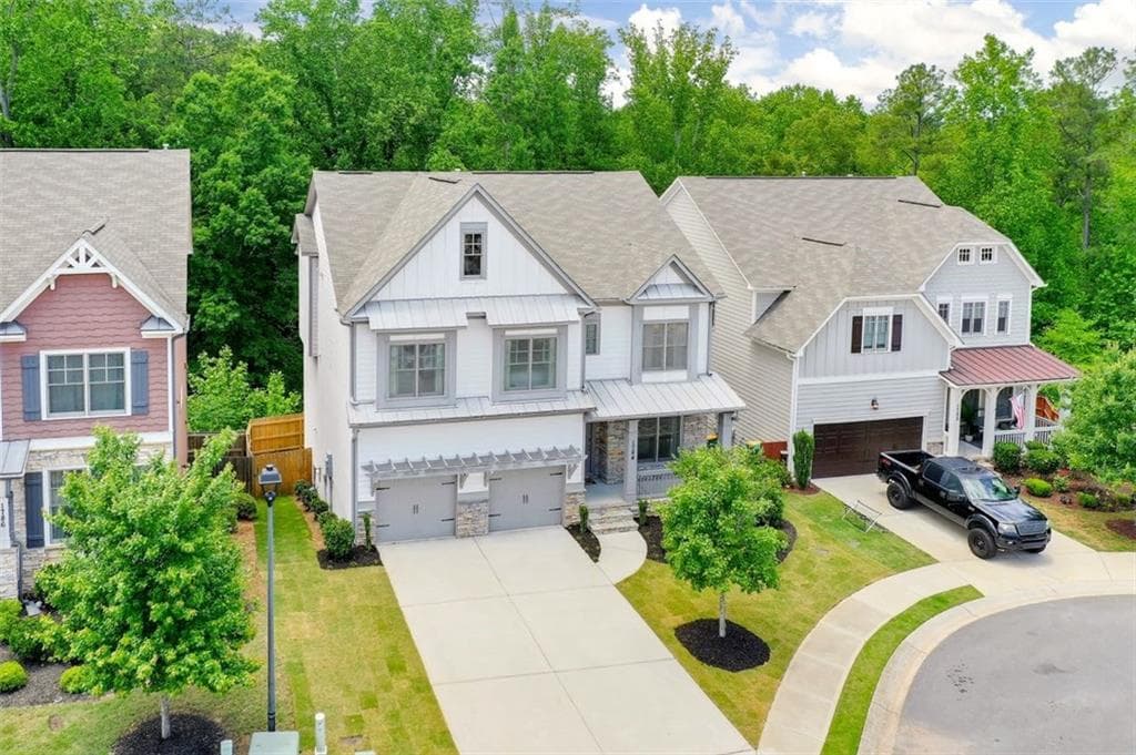 4 bedroom, 4 bathroom, 2,760 sq ft single family residence sold at 1784 Grand Oaks Drive, Woodstock, GA 30188