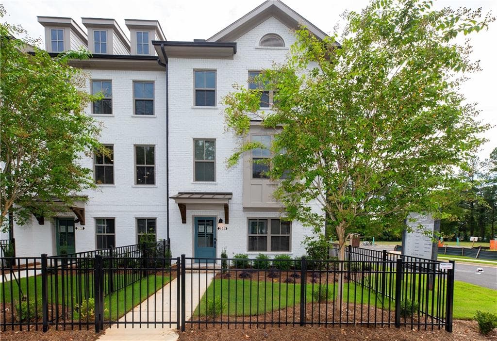 2885 Elmwood Drive 7, Smyrna, GA 30080 — most recent listing photo