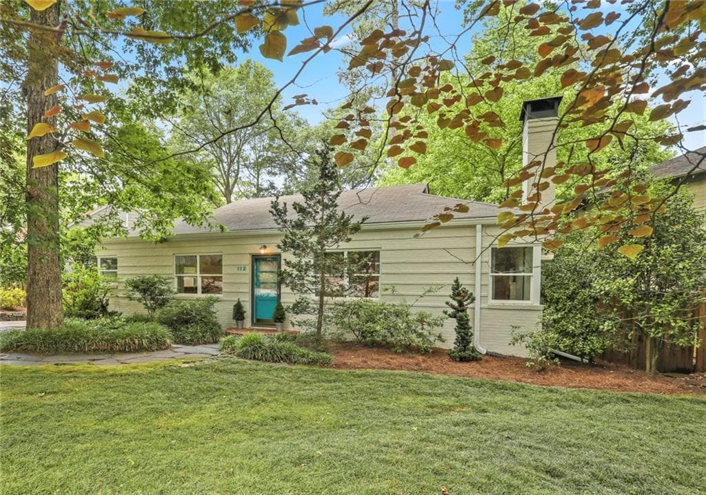 2 bedroom, 2 bathroom, 1,350 sq ft single family residence sold at 112 Chelsea Drive, Decatur, GA 30030