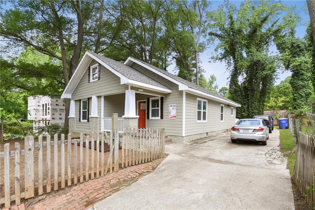 3 bedroom, 2 bathroom, 1,629 sq ft single family residence sold at 1387 Avon Avenue, Atlanta, GA 30310