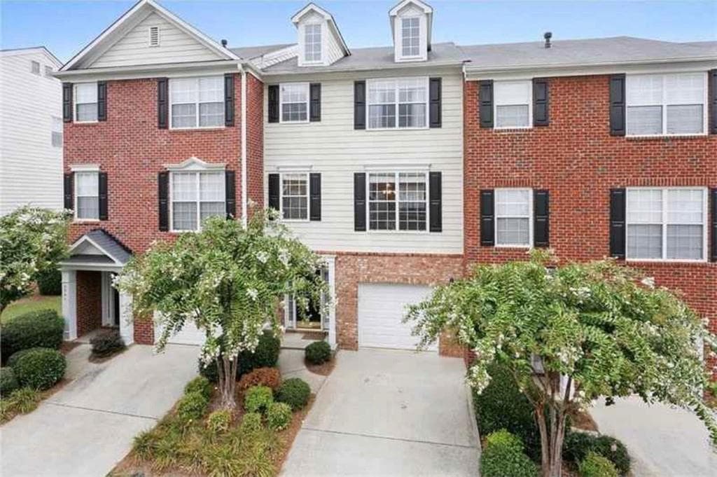 4 bedroom, 4 bathroom, 1,890 sq ft townhouse sold at 3543 Chattahoochee Summit Lane 23, Atlanta, GA 30339