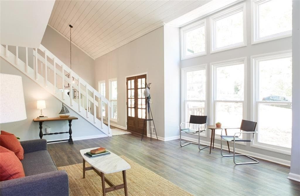 3 bedroom, 3 bathroom, 2,200 sq ft single family residence sold at 3582 Brookhill Circle, Marietta, GA 30062