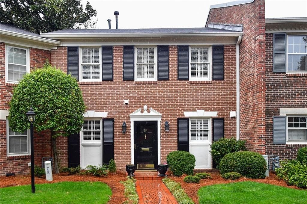 3 bedroom, 4 bathroom, 2,000 sq ft condominium sold at 3050 Margaret Mitchell Drive 19, Atlanta, GA 30327
