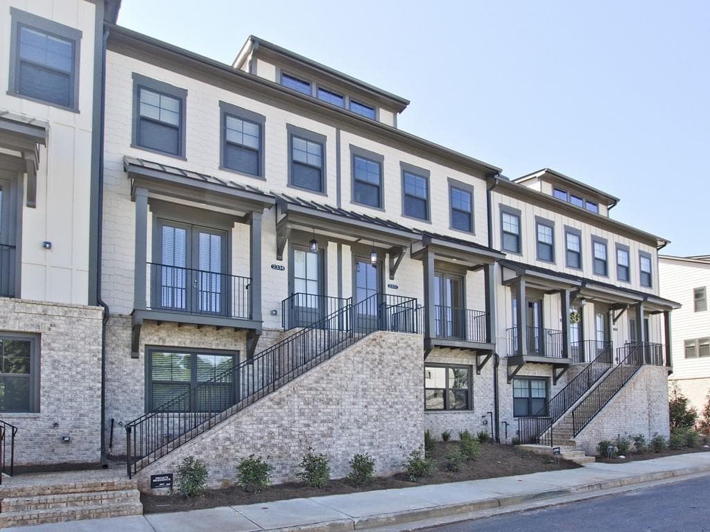 3 bedroom, 4 bathroom, 2,243 sq ft townhouse sold at 2332 Medlock Lane 44, Decatur, GA 30033